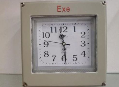 點(diǎn)擊查看詳細(xì)信息<br>標(biāo)題：BSZ2010型防爆石英鐘 閱讀次數(shù)：2463