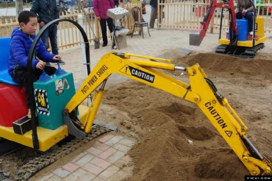 點(diǎn)擊查看詳細(xì)信息<br>標(biāo)題：WCS-360型兒童挖掘機(jī) 閱讀次數(shù)：2169